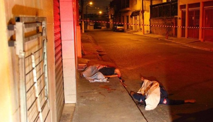 O bar fica na rua Antnio Benedito Ferreira, no Jardim Munhoz, e dez pessoas foram baleadas e mortas