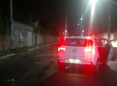 Casal é preso após serem flagrados fazendo sexo dentro de carro na frente  da filha de 2 anos em via pública no Piauí