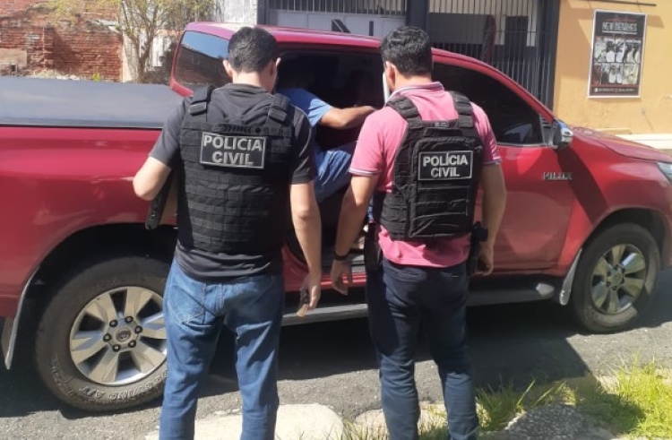 Professor foi preso em sua residência no bairro Ilhotas, em Teresina - Foto: Divulgação/Polícia Civil do Piauí