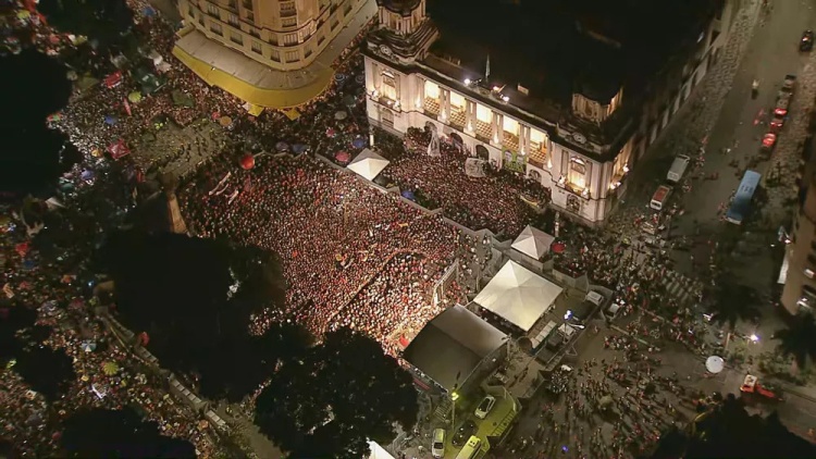 Ato no Centro do Rio, organizado por partidos de esquerda — Foto: Reprodução/Globocop