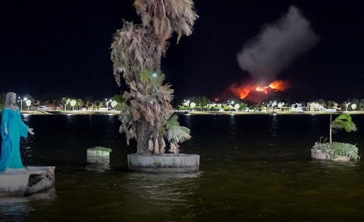 Incêndio na Serra é visto do centro de Campo Maior. Foto: Wolner