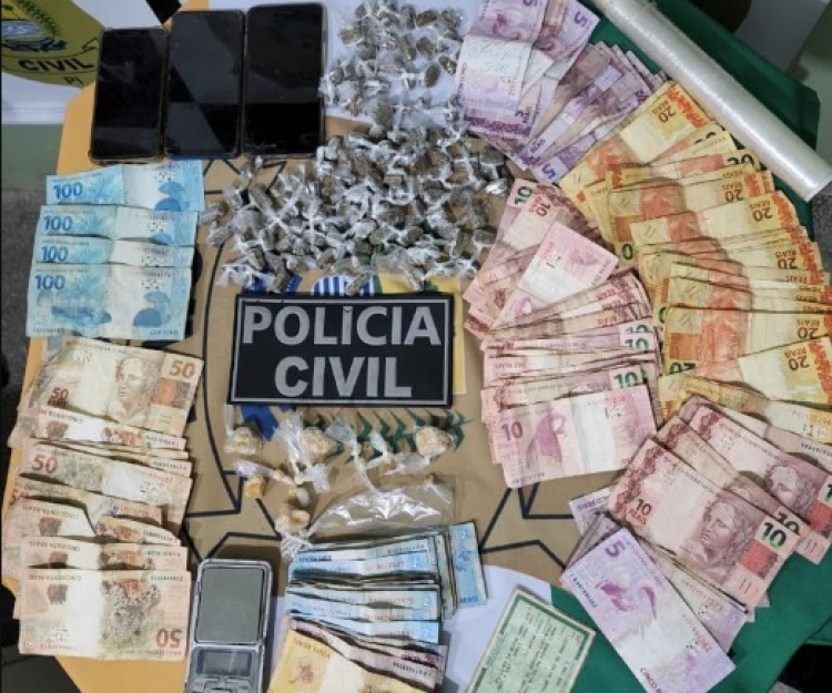 Material apreendido com o acusado - Foto: Divulgação/Polícia Civil