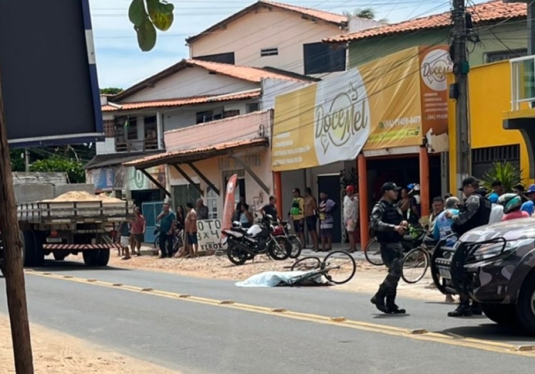 Mulher morre após ter cabeça esmagada por caminhão em Luís Correia (Foto: Reprodução/ WhatsApp)