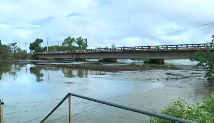 Rio Marathaoan, em Barras, no Norte do Piauí, está acima da cota de alerta — Foto: TV Clube