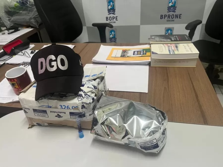 PM apreende mais de 1kg de cocaína que seria enviada pelos Correios em Teresina — Foto: Divulgação/SSP-PI