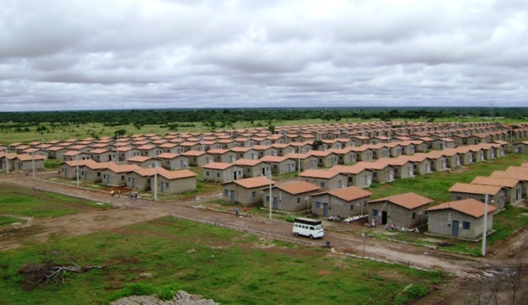 Casas do Conjunto Renasce em Campo Maior. Foto de 2007. Arquivo EmFoco