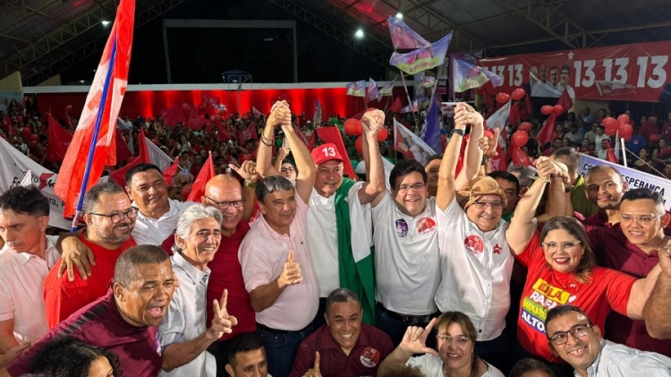  Convenção em nome de Warton reúne multidão Altos (PI)/ Foto: Campo Maior Em Foco