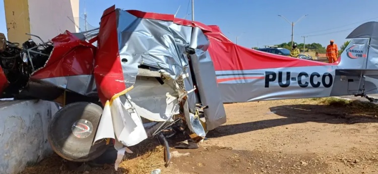 Aviao cai na BR-316 na Zona Sul de Teresina — Foto: Divulgação/PRF