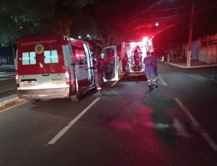 Samu socorreu os dois homens baleados em Parnaíba - Foto: Divulgação/PM 