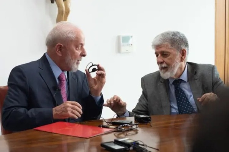 O presidente Lula e o assessor Celso Amorim em imagem de 2024 — Foto: Getty Images via BBC