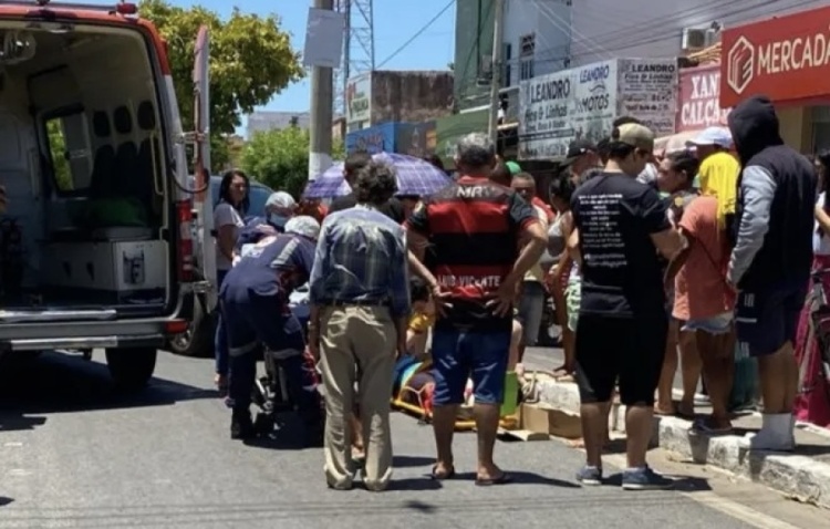 Homem fica ferido após acidente envolvendo carro e motocicleta- Foto: PortalP2