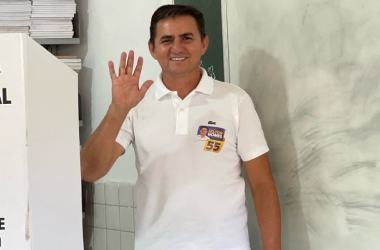 Prefeito reeleito Hilton Gomes 