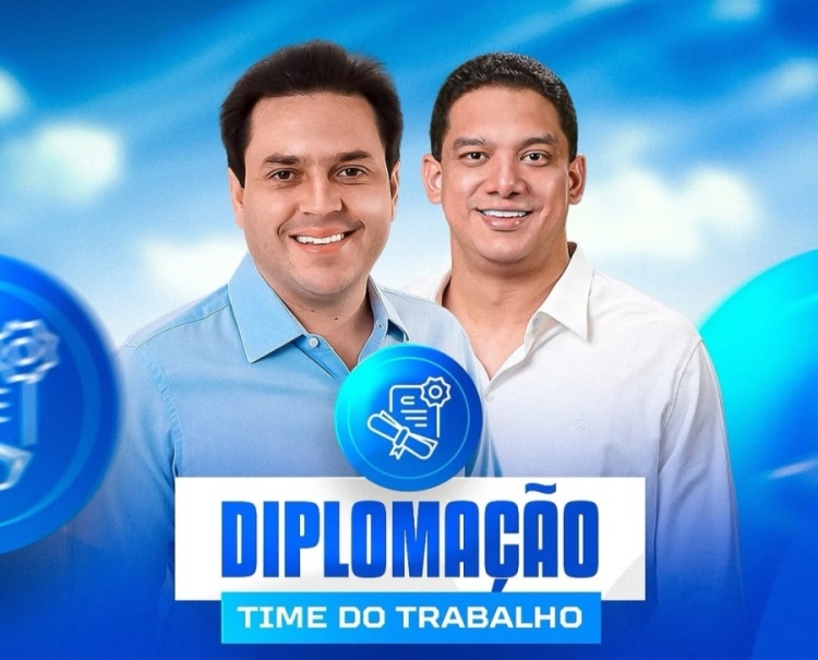 A esquerda prefeito reeleito Pompílio e a direita seu vice Ribinha