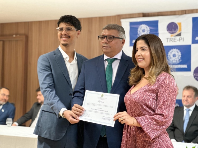 Prefeito Zé Henrique, esposa e filho 