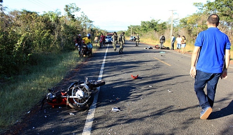 Fotos: piracurucaaovivo. Foto professro Rennan: Folha de Batalha.  Informações do piracurucaaovivo e Folha de Batalha