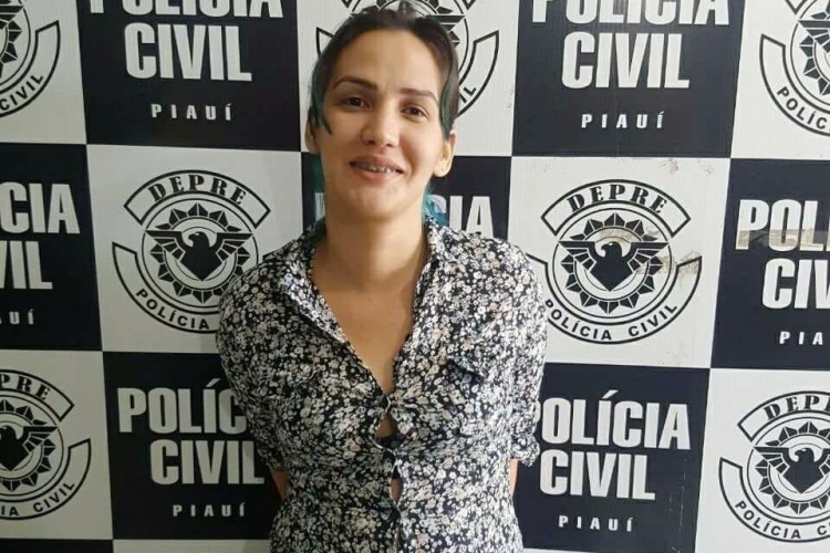 Delegado entendeu que mulher debochou da polícia ao ser fotografada