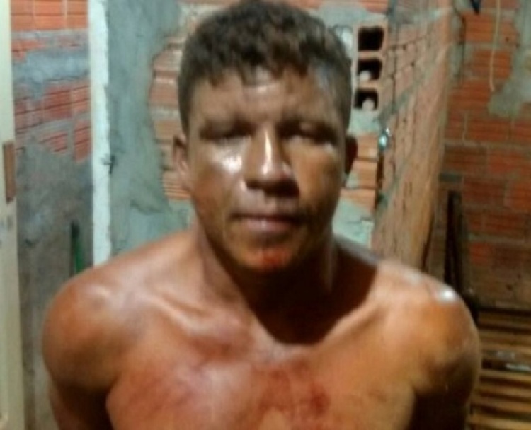 Homem foi preso ainda sujo de sangue da luta corporal. Fonte: Piauíemfoco