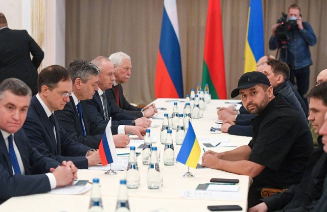 Começam as negociações entre Rússia e Ucrânia na Bielorrússia; Expectativas são baixas