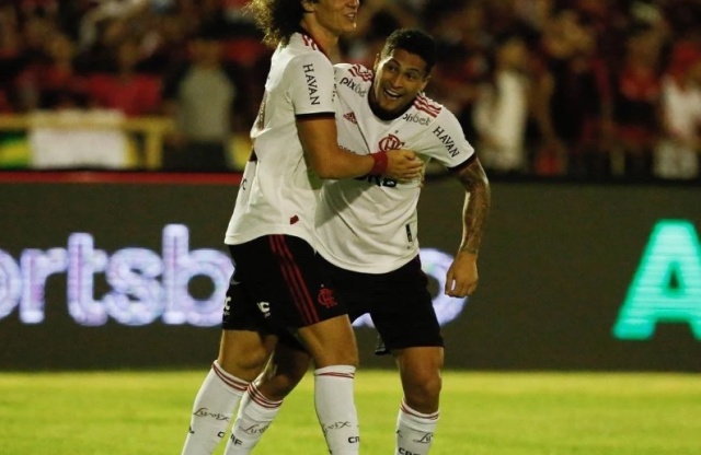 Mesmo com golaço de Manoel, Flamengo vence Altos por 2 x 1