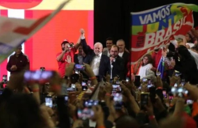PT lança pré-candidatura de Lula e Alckmin à presidência em São Paulo
