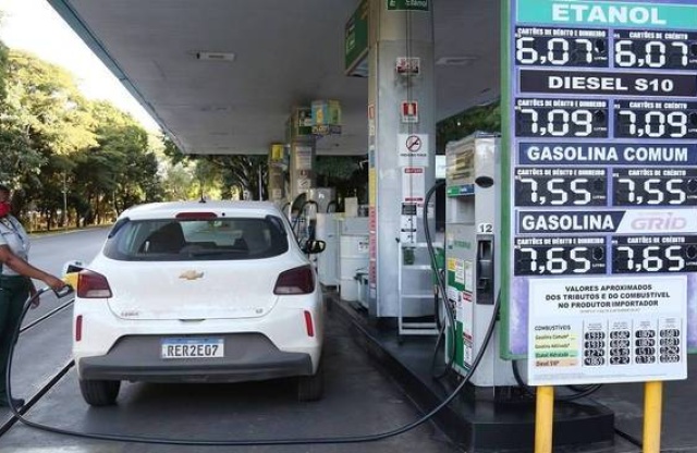 PI: Governo desmente aumento de cálculo do ICMS e espera litro da gasolina cair em R$ 1,13 