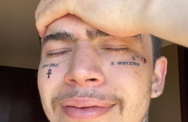 Whindersson Nunes faz novas tatuagens no rosto: 'não me matem, deu vontade'