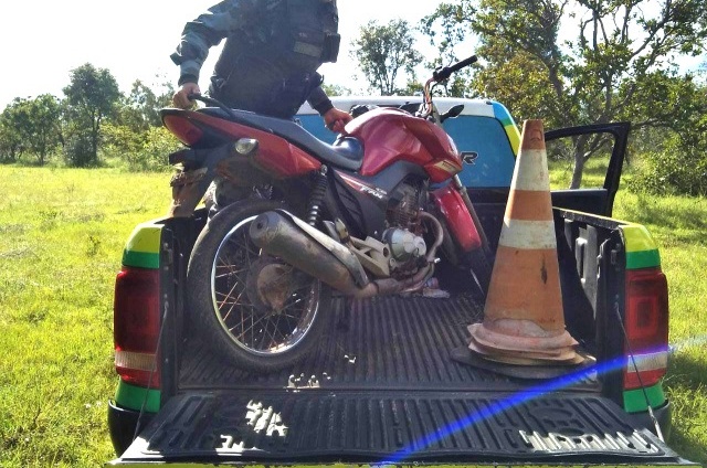 PM encontra moto com chassi raspado em matagal na cidade de José de Feitas (PI)