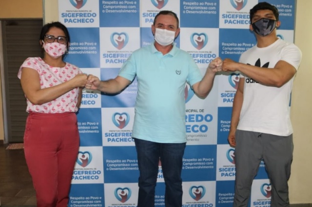 Prefeitura de Sigefredo Pacheco assina termo de adesão para concorrer o selo Unicef 2021/2024