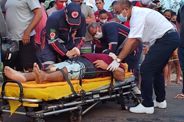 Colisão entre ônibus e carro deixa duas pessoas gravemente feridas em José de Freitas (PI) 