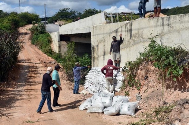 DER-PI inicia manutenção de ponte após solicitação do prefeito Netinho de Assunção do Piauí