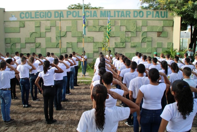 Altos receberá recursos para implantação de Escola Cívico-Militares