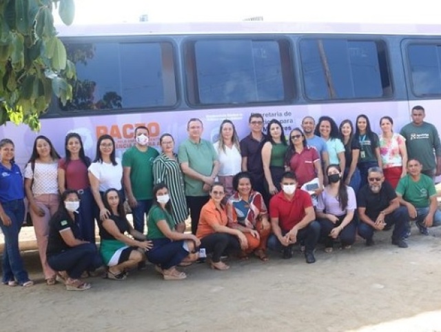 Ônibus Lilás atende mulheres na comunidade da zona rural em Sigefredo Pacheco (PI)