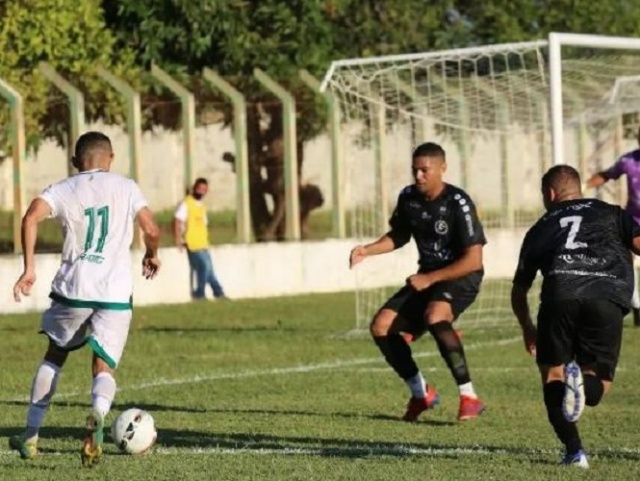Altos e Corisabbá empatam e Fluminense lidera Campeonato Piauiense