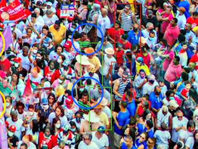 Campanha de Lula publica foto com pessoas duplicadas em evento no Nordeste